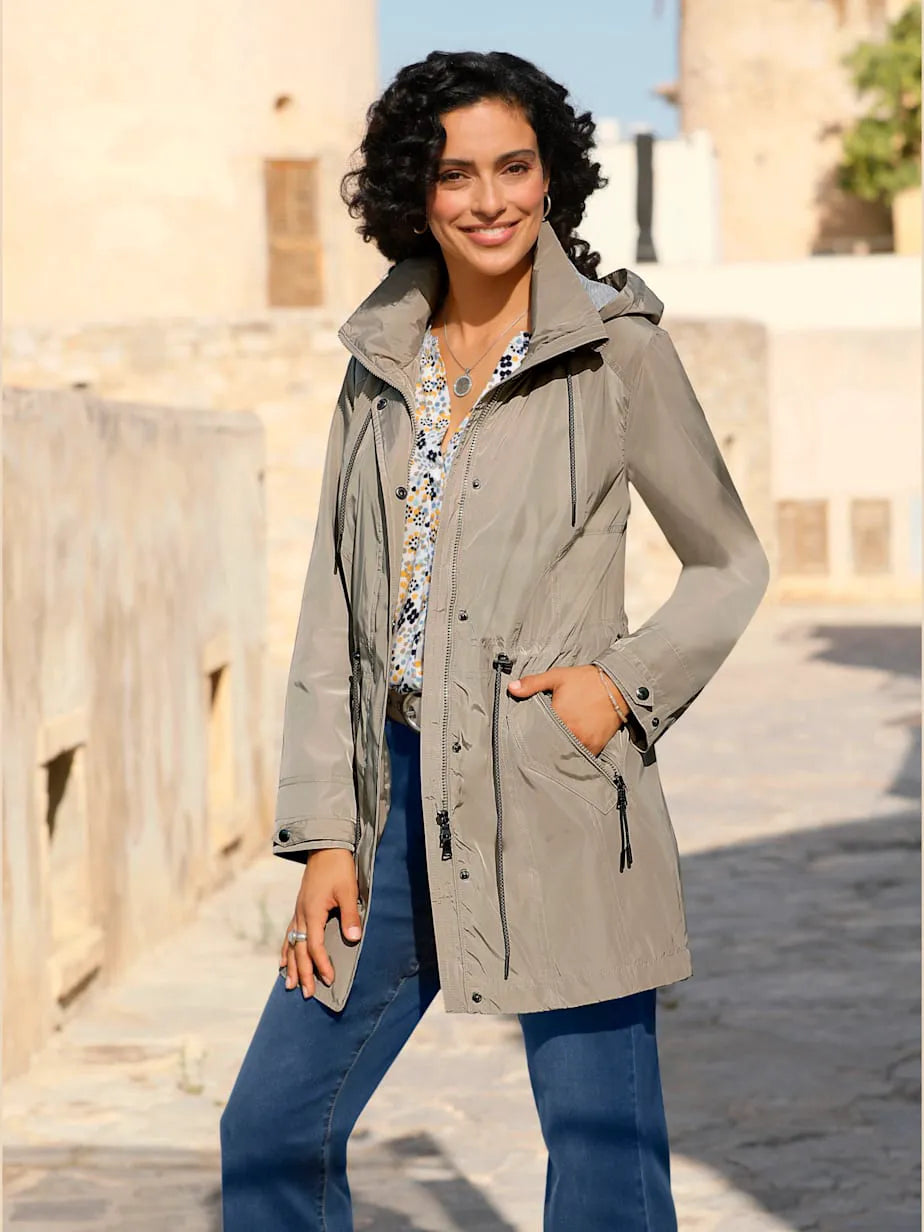 Parka long with capuche removable and pockets pratiques