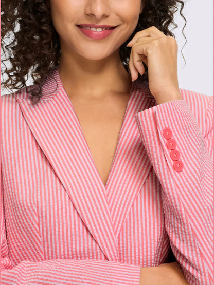blazer light with stripes with collar with revers and sleeves longues