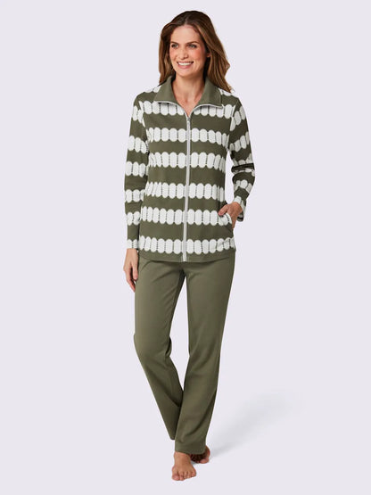 Tenue relaxation with patterns with collar with revers and trousers solid