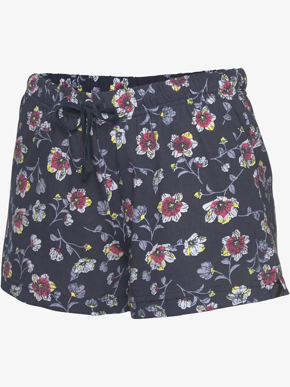 Ensemble of pyjamas short with t-shirt and shorts